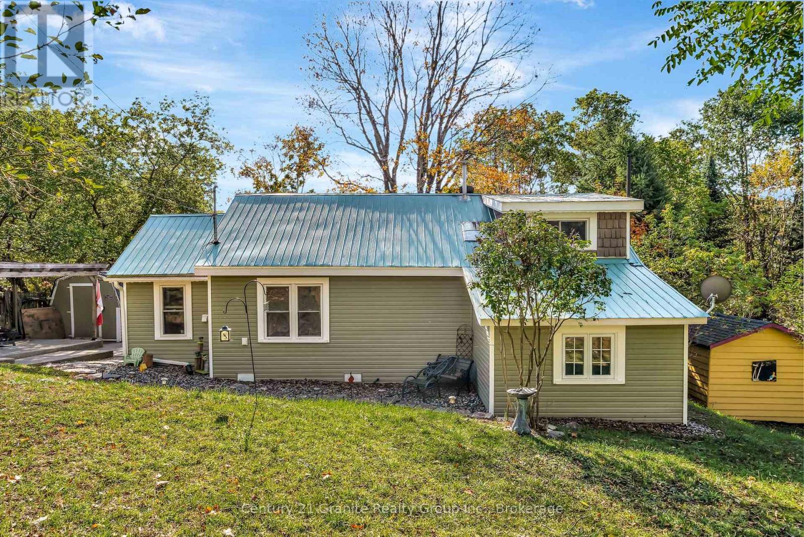 91 Pine Avenue, Dysart Et Al, Ontario  K0M 1S0 - Photo 7 - X12434915