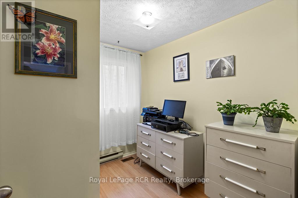 1118 6th Avenue W, Owen Sound, Ontario  N4K 5H1 - Photo 16 - X12434942