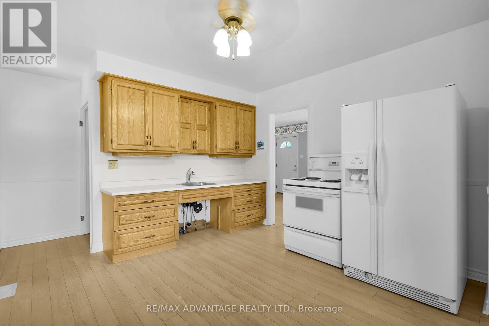29 Langton Road, London East, Ontario  N5V 2L9 - Photo 10 - X12434896