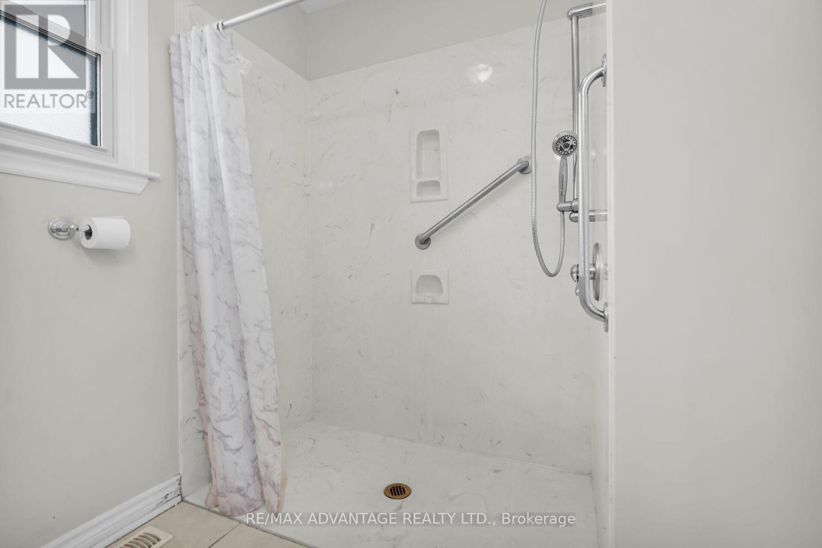 29 Langton Road, London East, Ontario  N5V 2L9 - Photo 24 - X12434896