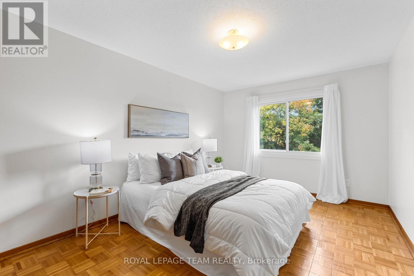 2163 Orient Park Drive, Ottawa, Ontario  K1B 4W1 - Photo 21 - X12434828