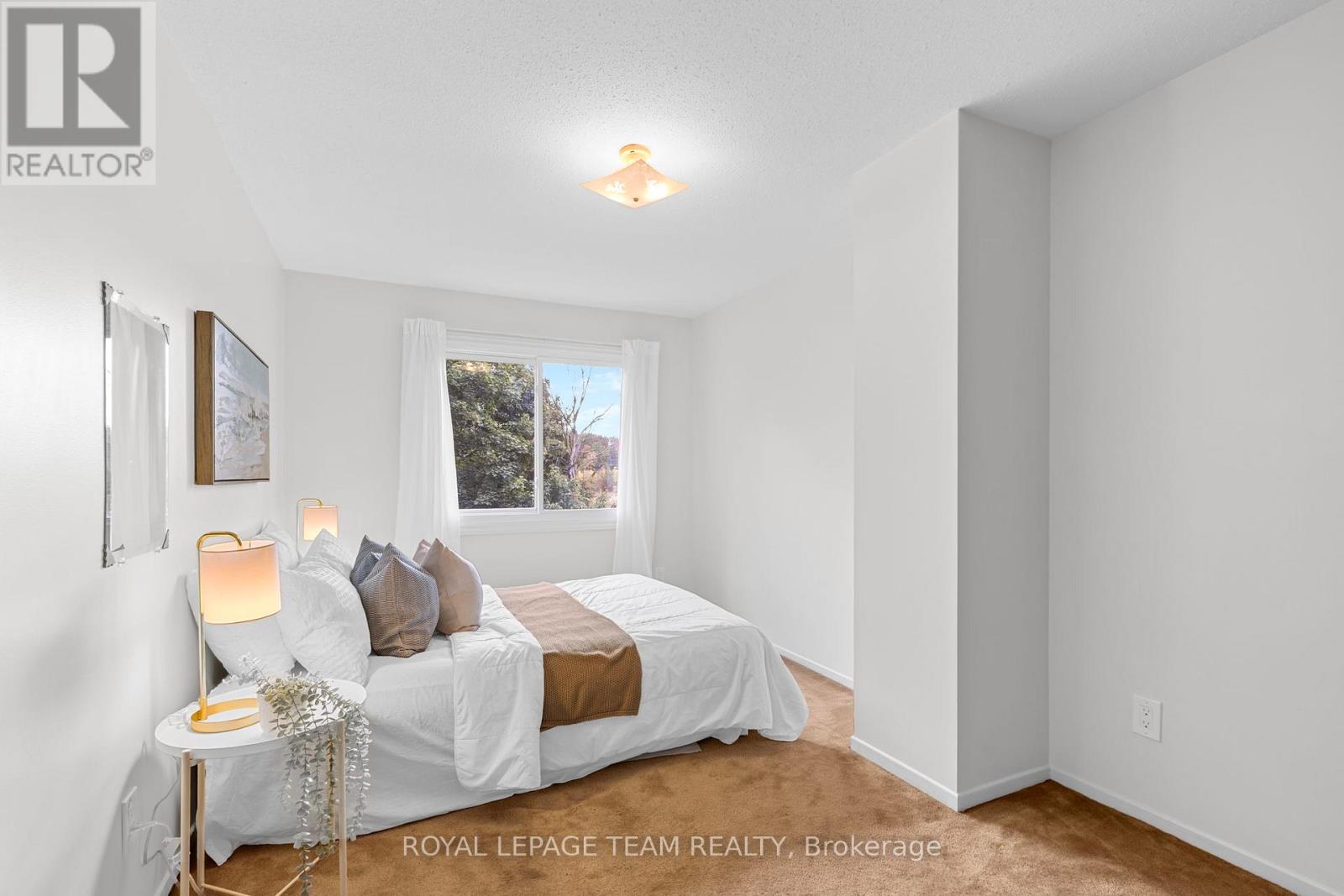 2163 Orient Park Drive, Ottawa, Ontario  K1B 4W1 - Photo 24 - X12434828