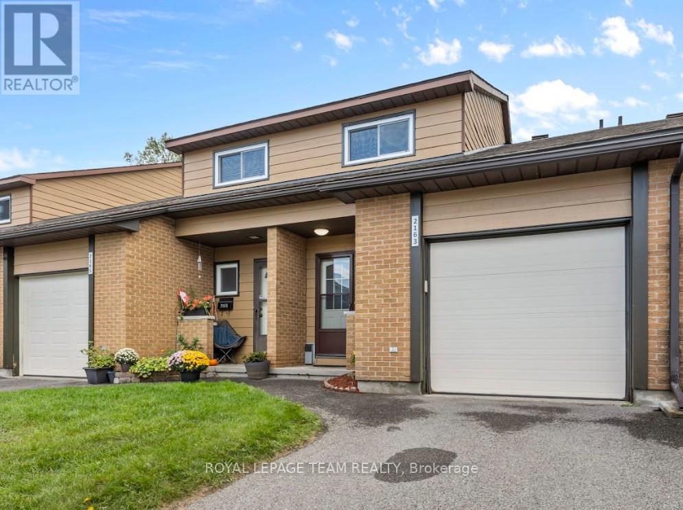 2163 Orient Park Drive, Ottawa, Ontario  K1B 4W1 - Photo 3 - X12434828