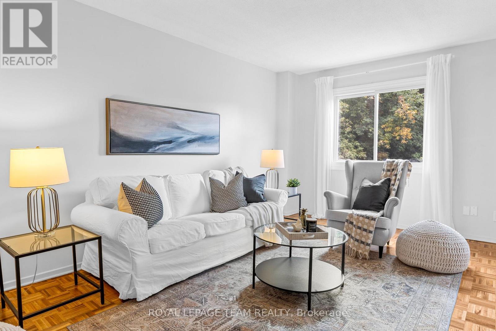 2163 Orient Park Drive, Ottawa, Ontario  K1B 4W1 - Photo 8 - X12434828