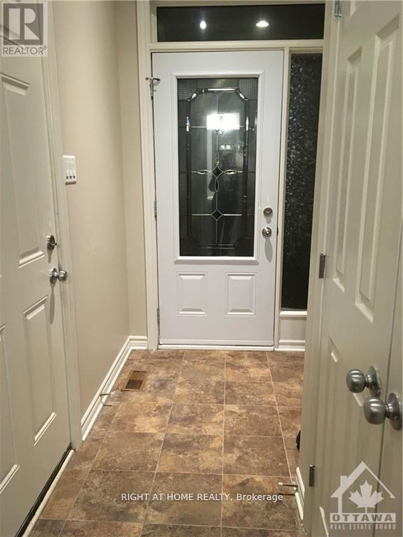 298 Mojave Crescent, Ottawa, Ontario  K2S 0H7 - Photo 3 - X12434858