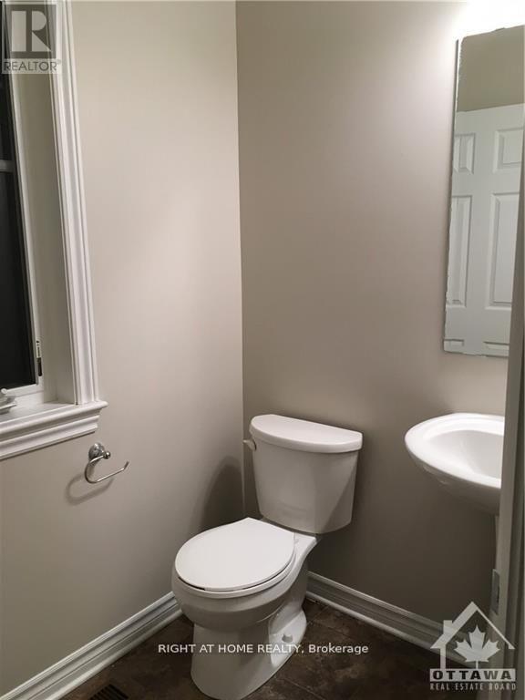298 Mojave Crescent, Ottawa, Ontario  K2S 0H7 - Photo 6 - X12434858