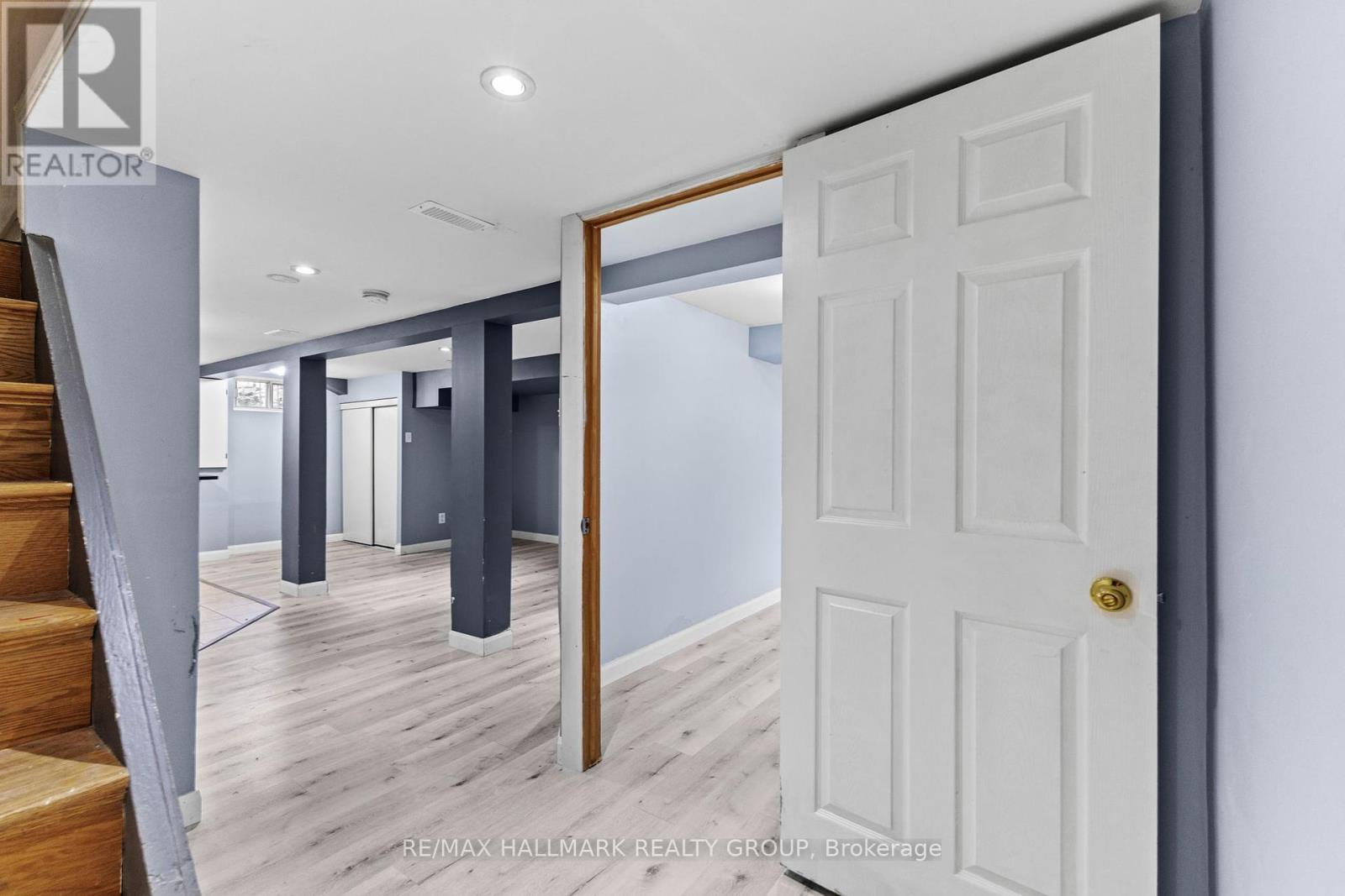 2632 Alta Vista Drive, Ottawa, Ontario  K1V 7T2 - Photo 7 - X12434895