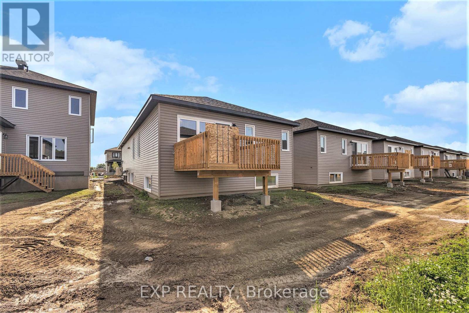 1214 Montblanc Crescent, Russell, Ontario  K0A 1W0 - Photo 17 - X12434906