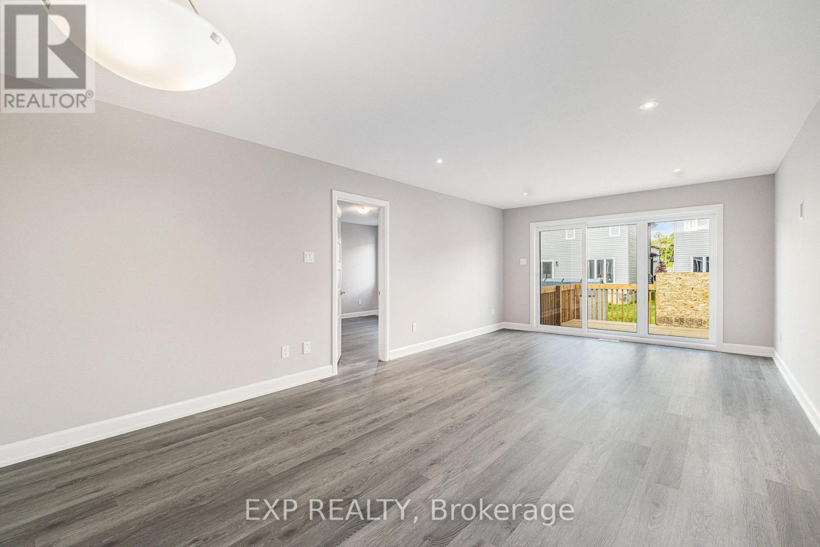 1214 Montblanc Crescent, Russell, Ontario  K0A 1W0 - Photo 6 - X12434906