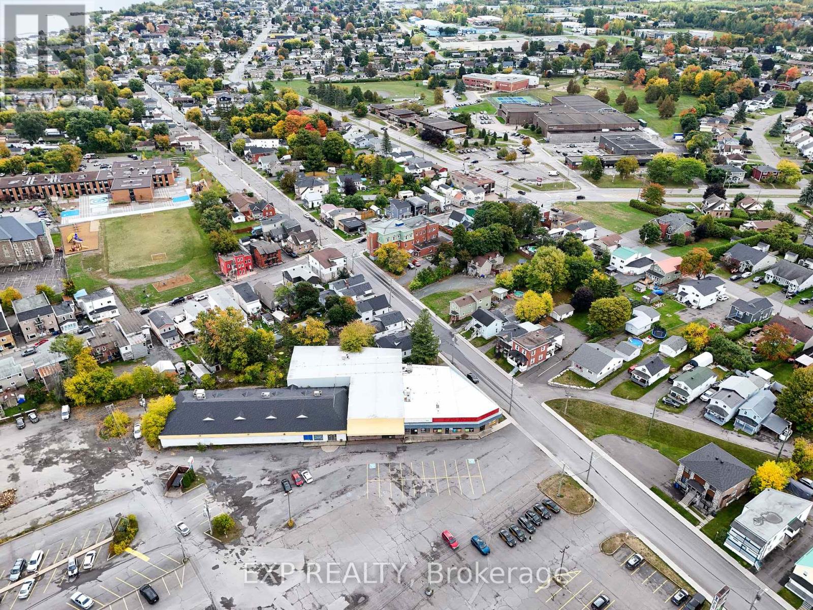 385-387 Regent Street, Hawkesbury, Ontario  K6A 1G1 - Photo 10 - X12434932