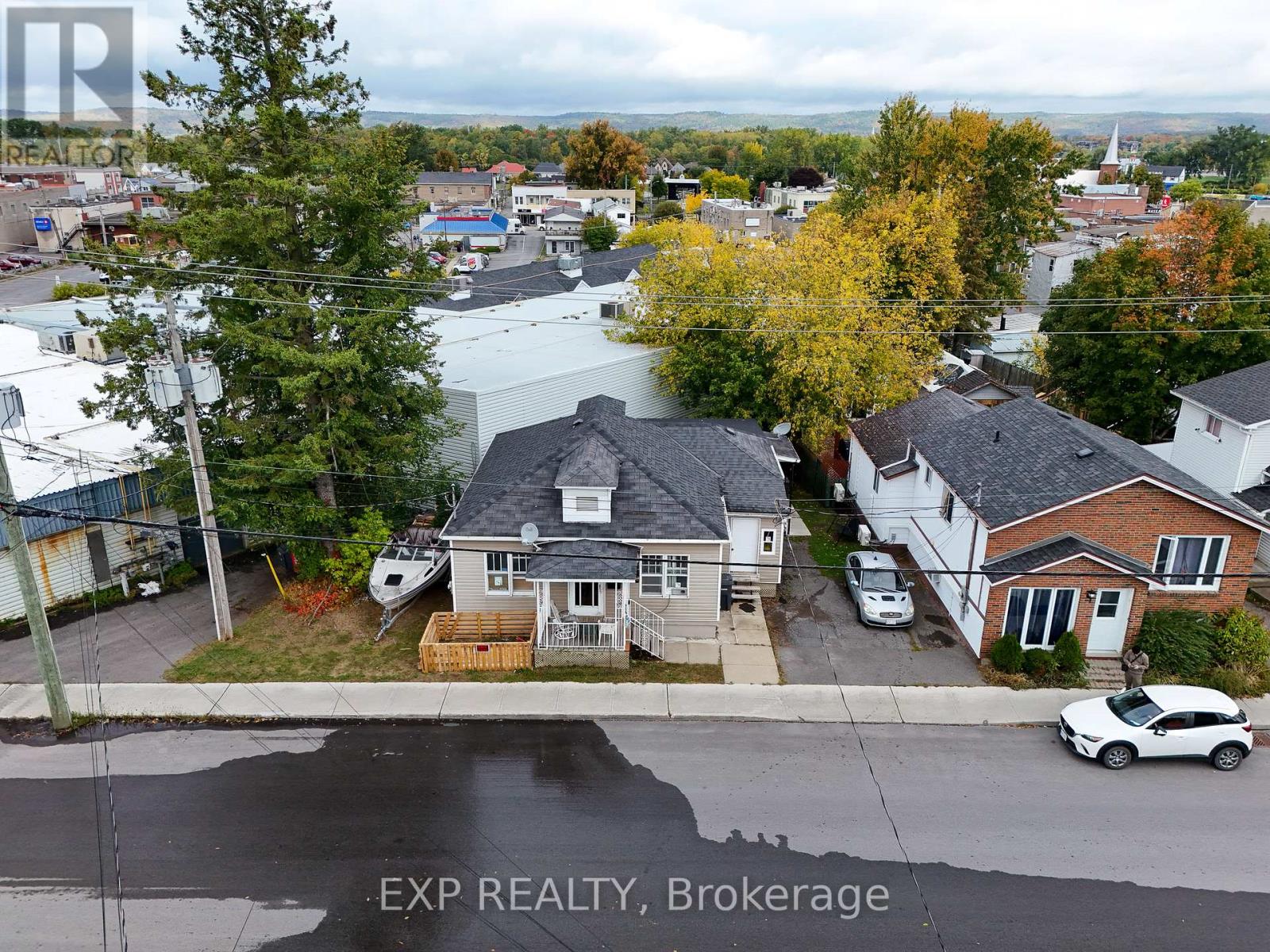 385-387 Regent Street, Hawkesbury, Ontario  K6A 1G1 - Photo 15 - X12434932