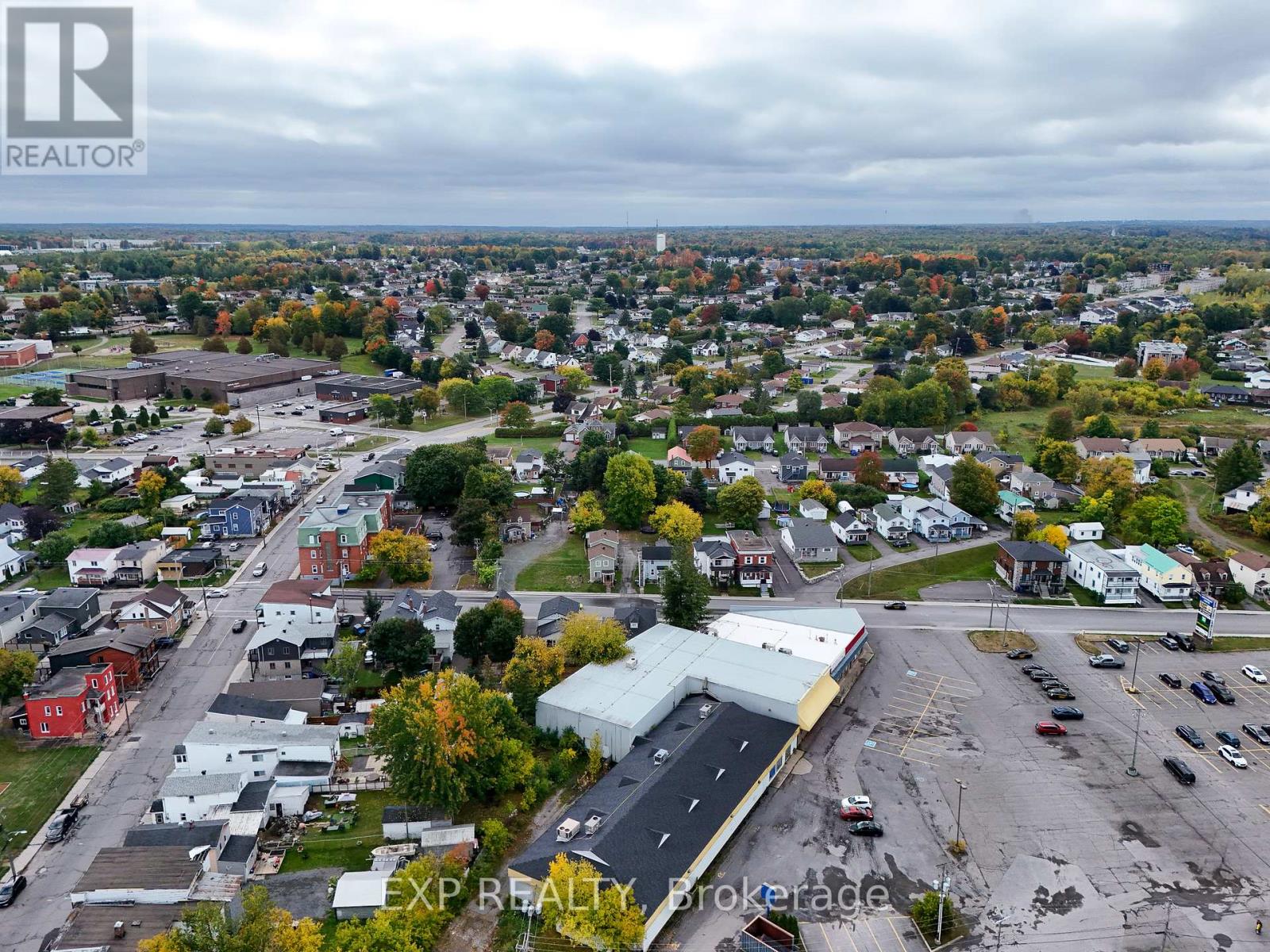 385-387 Regent Street, Hawkesbury, Ontario  K6A 1G1 - Photo 18 - X12434932