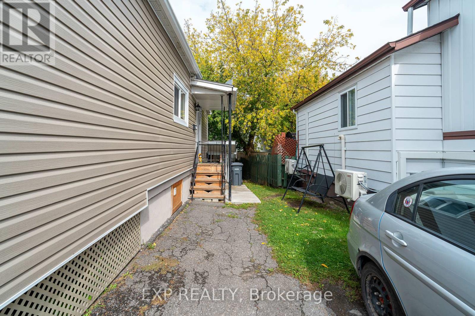 385-387 Regent Street, Hawkesbury, Ontario  K6A 1G1 - Photo 23 - X12434932