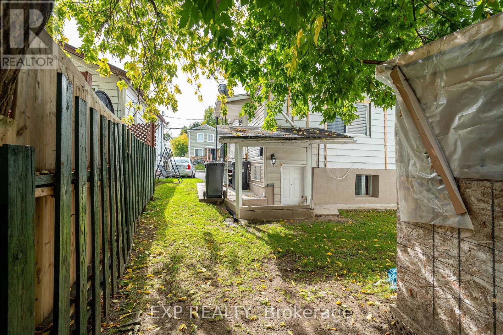 385-387 Regent Street, Hawkesbury, Ontario  K6A 1G1 - Photo 29 - X12434932