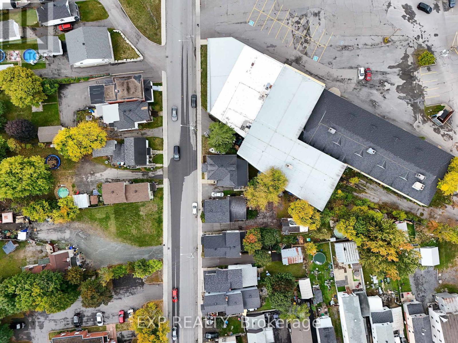 385-387 Regent Street, Hawkesbury, Ontario  K6A 1G1 - Photo 3 - X12434932