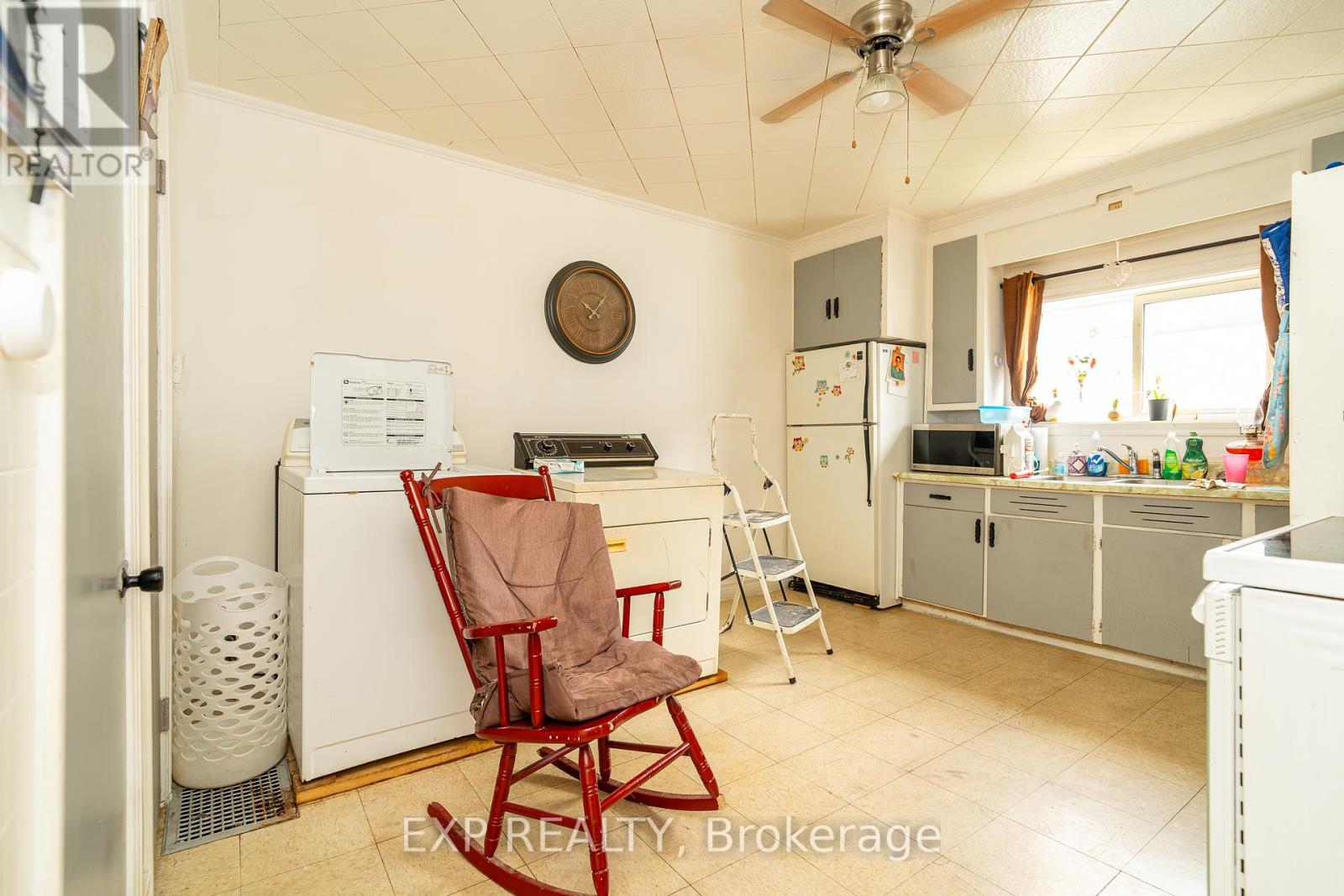 385-387 Regent Street, Hawkesbury, Ontario  K6A 1G1 - Photo 35 - X12434932