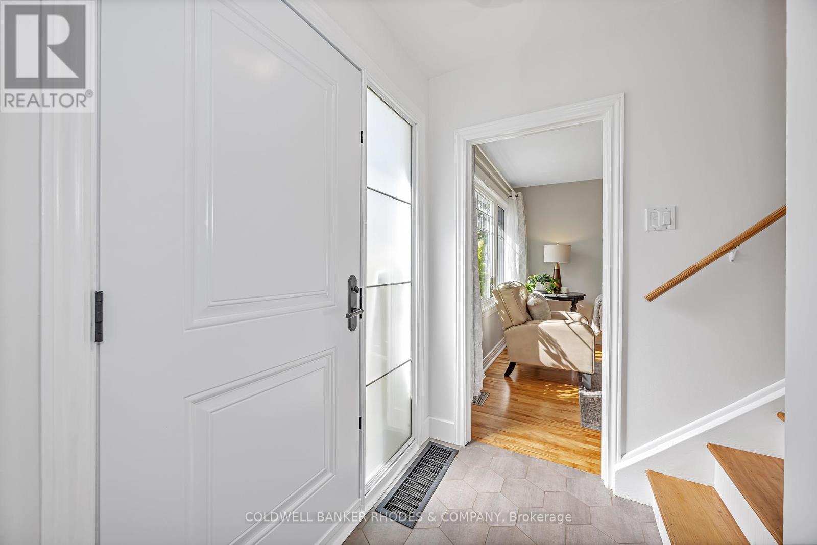 353 Spartan Avenue, Ottawa, Ontario  K1K 1J6 - Photo 4 - X12434945