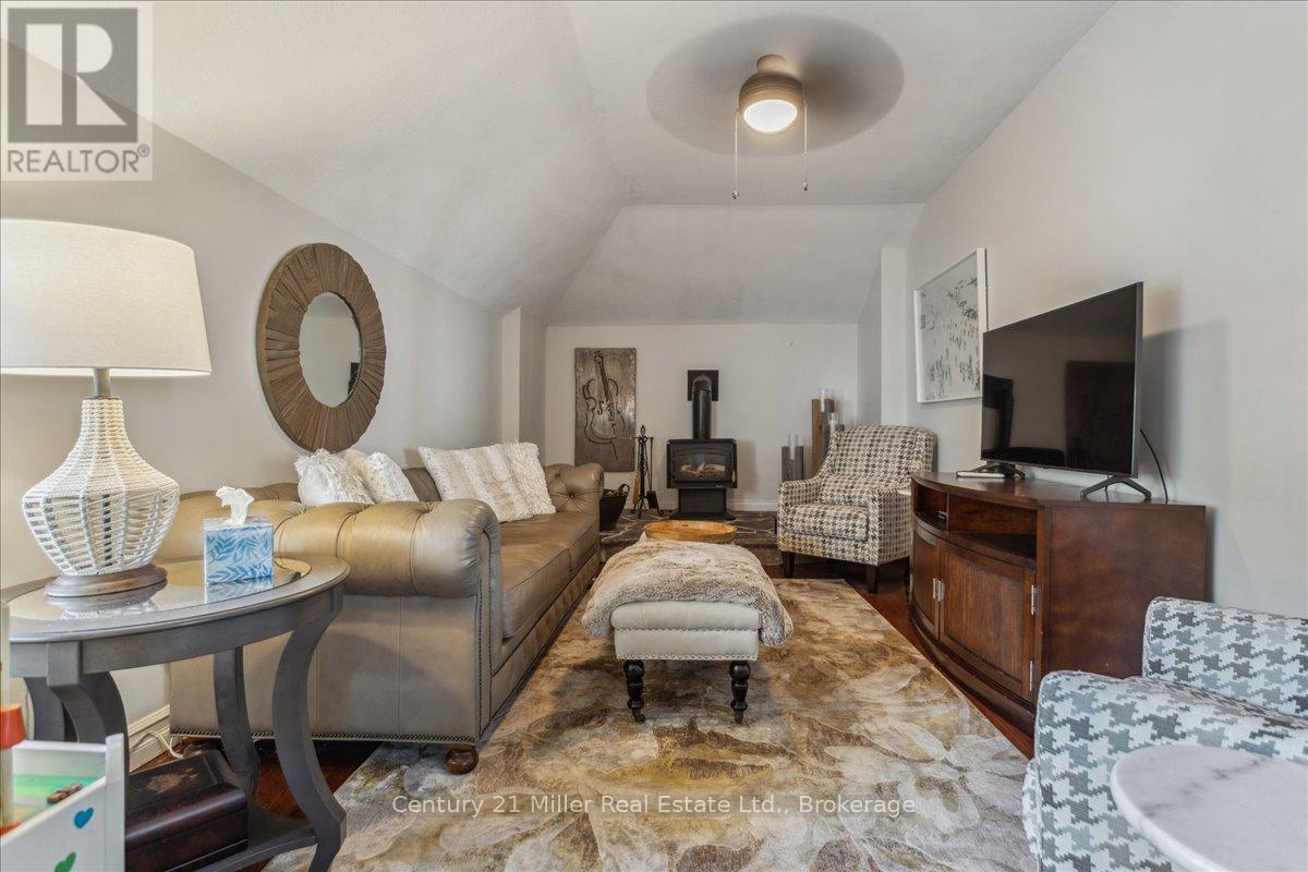 585 Dundas Street E, Hamilton, Ontario  L8B 0G7 - Photo 7 - X12434916