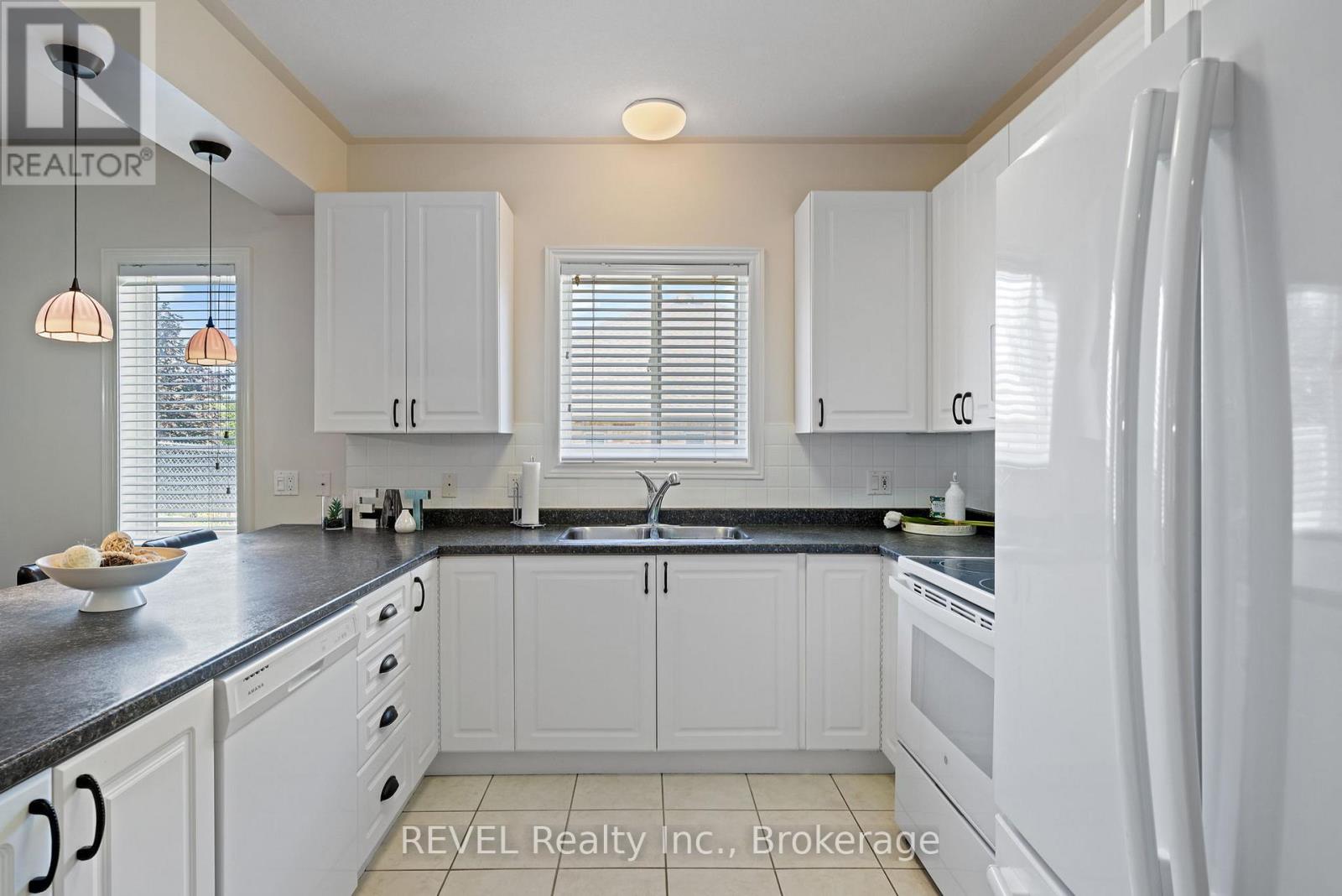 159 Willowlanding Court, Welland, Ontario  L3C 7L8 - Photo 11 - X12434811
