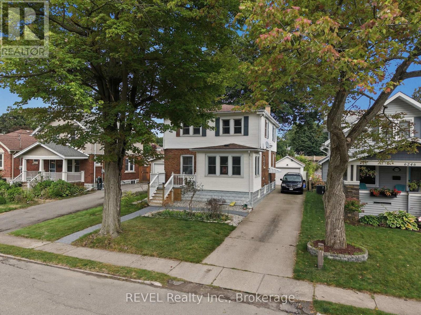 6238 Pine Grove Avenue, Niagara Falls, Ontario  L2G 4J2 - Photo 1 - X12434864