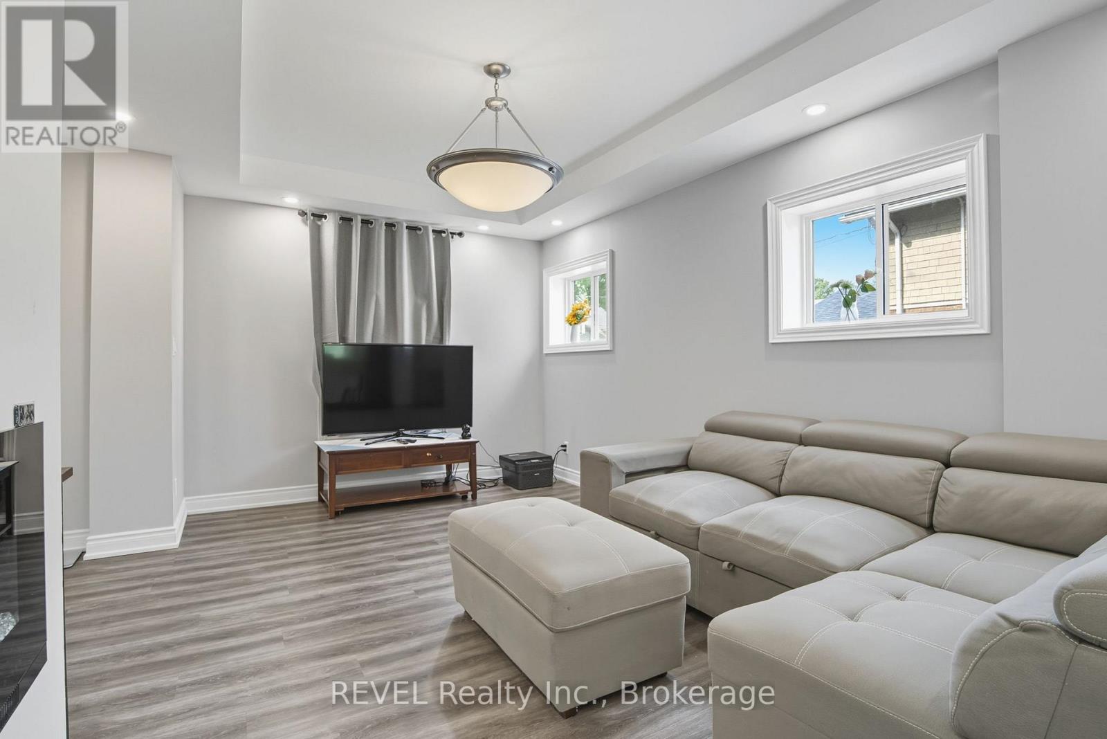 6238 Pine Grove Avenue, Niagara Falls, Ontario  L2G 4J2 - Photo 11 - X12434864