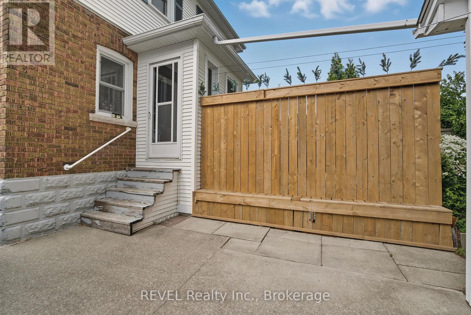 6238 Pine Grove Avenue, Niagara Falls, Ontario  L2G 4J2 - Photo 37 - X12434864