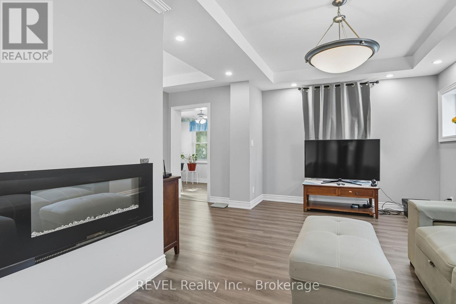 6238 Pine Grove Avenue, Niagara Falls, Ontario  L2G 4J2 - Photo 6 - X12434864