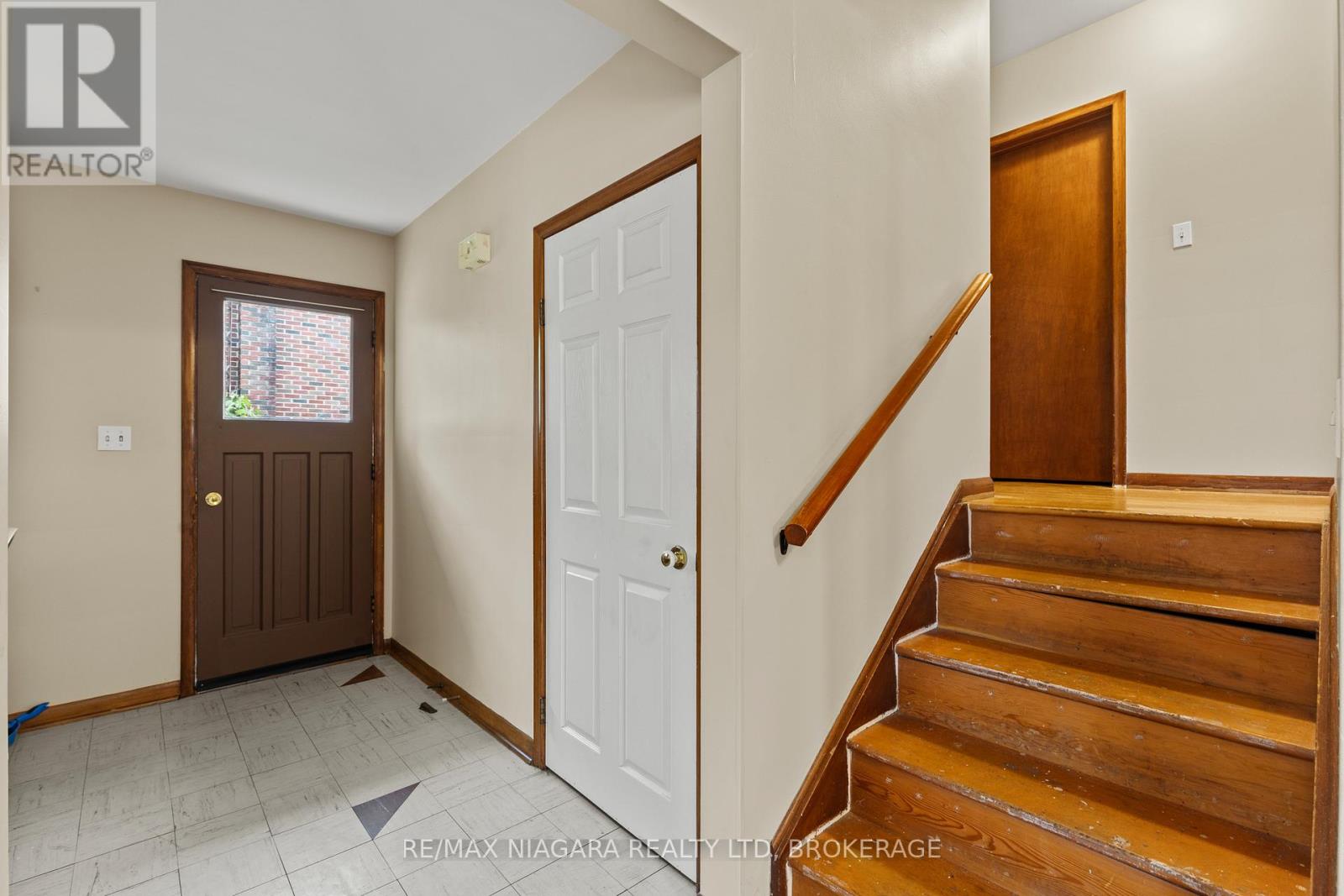 6611 Margaret Street, Niagara Falls (Arad/fallsview), Ontario  L2G 2V1 - Photo 10 - X12434944