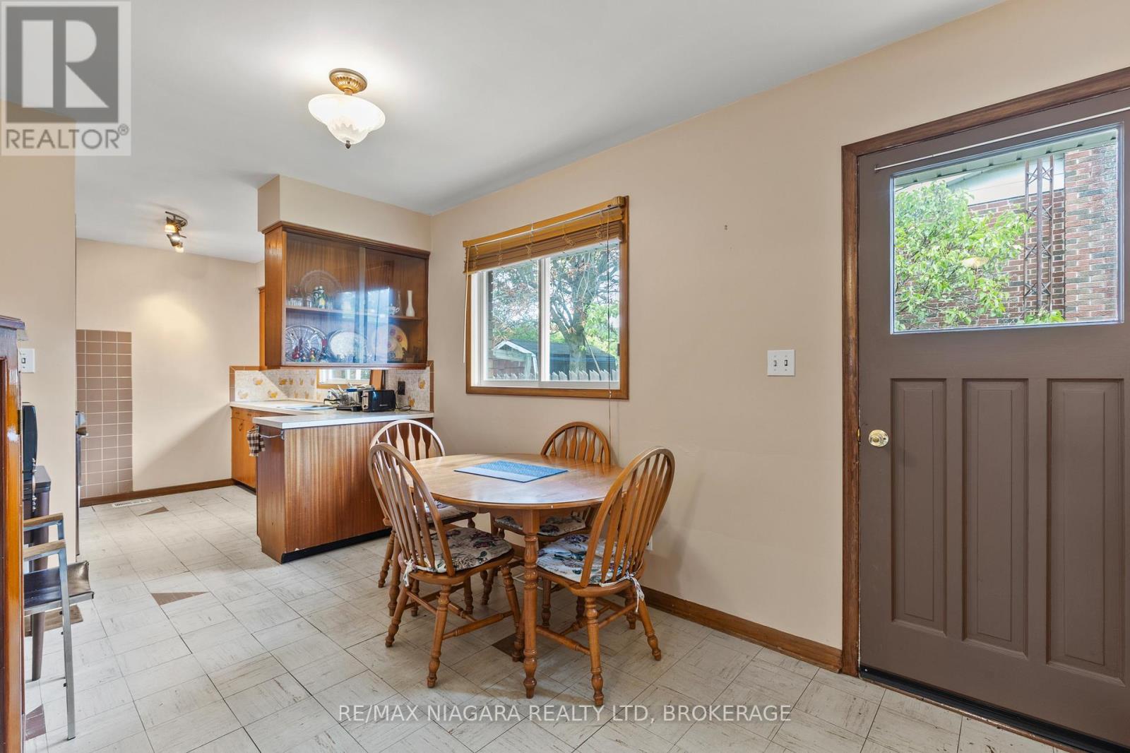 6611 Margaret Street, Niagara Falls (Arad/fallsview), Ontario  L2G 2V1 - Photo 11 - X12434944