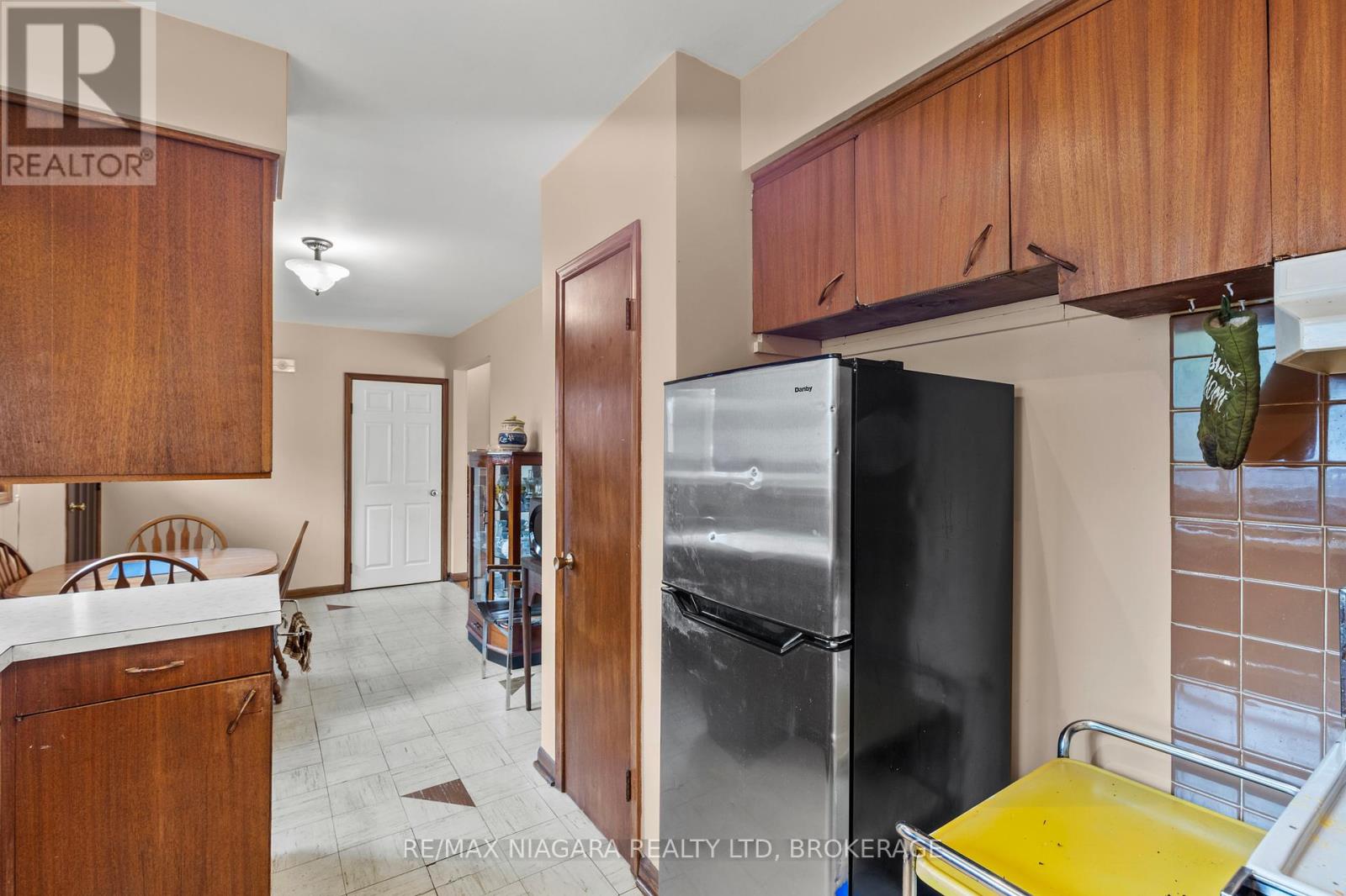 6611 Margaret Street, Niagara Falls (Arad/fallsview), Ontario  L2G 2V1 - Photo 15 - X12434944