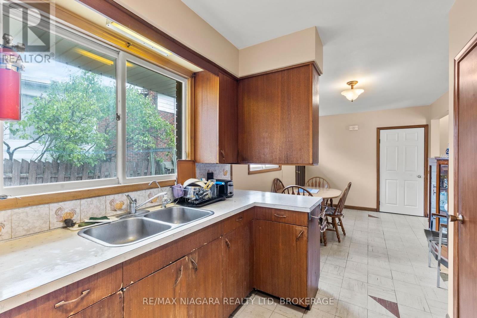 6611 Margaret Street, Niagara Falls (Arad/fallsview), Ontario  L2G 2V1 - Photo 16 - X12434944