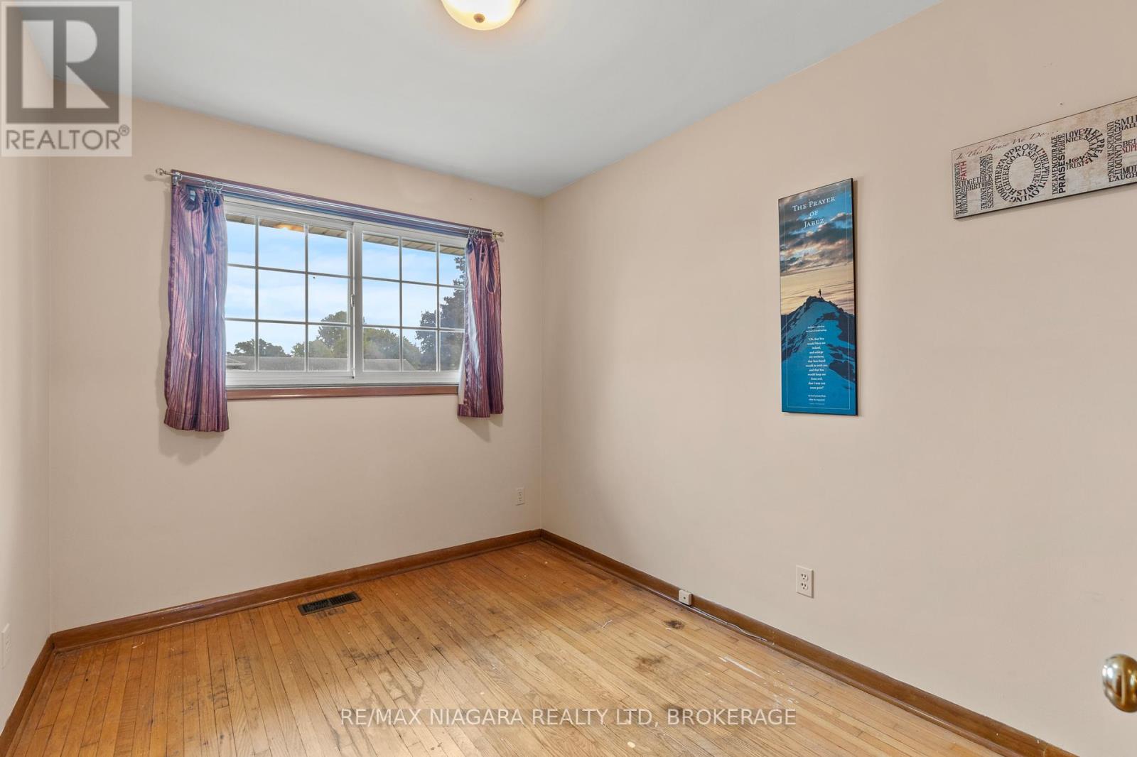 6611 Margaret Street, Niagara Falls (Arad/fallsview), Ontario  L2G 2V1 - Photo 17 - X12434944