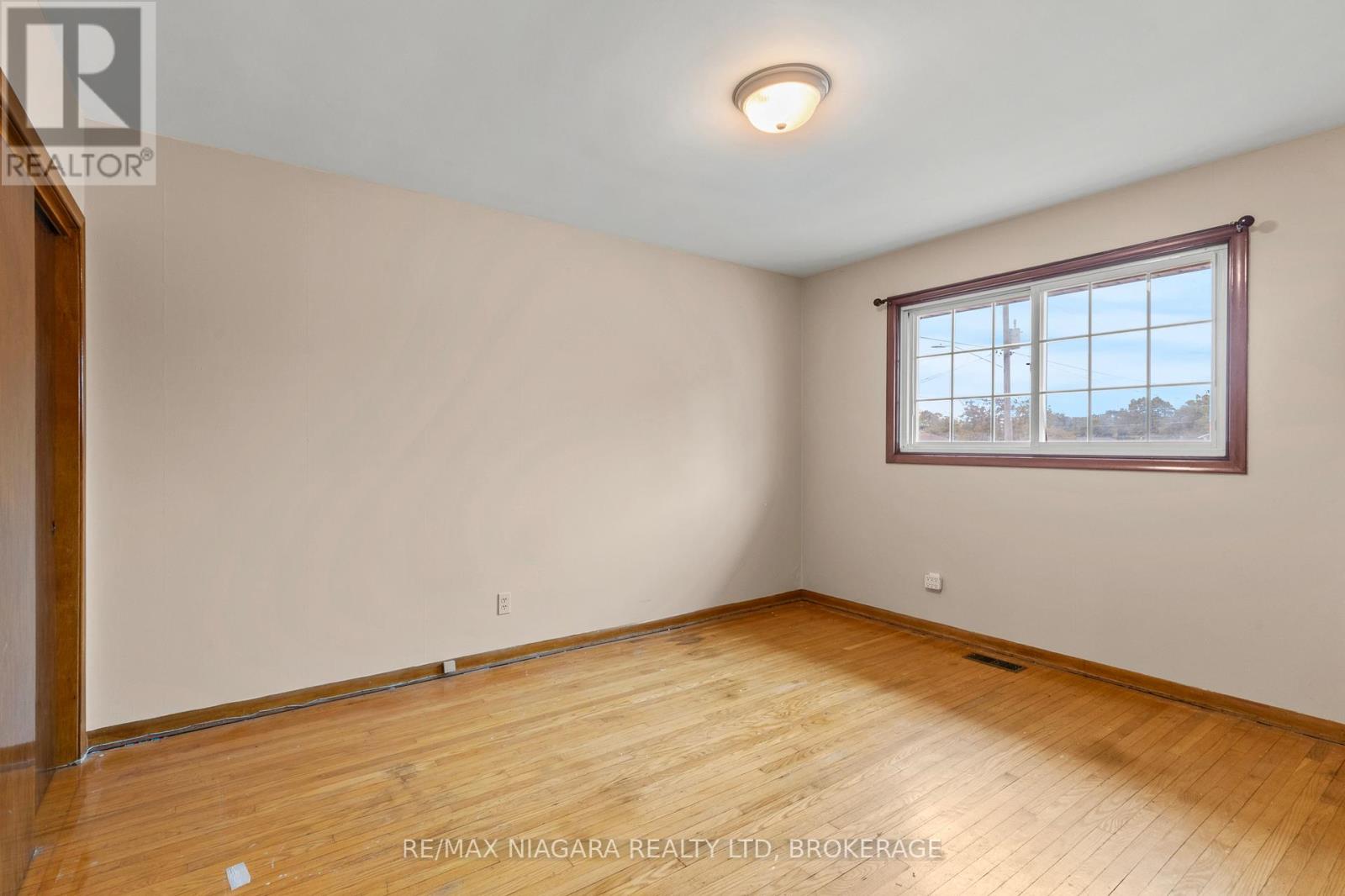 6611 Margaret Street, Niagara Falls (Arad/fallsview), Ontario  L2G 2V1 - Photo 19 - X12434944