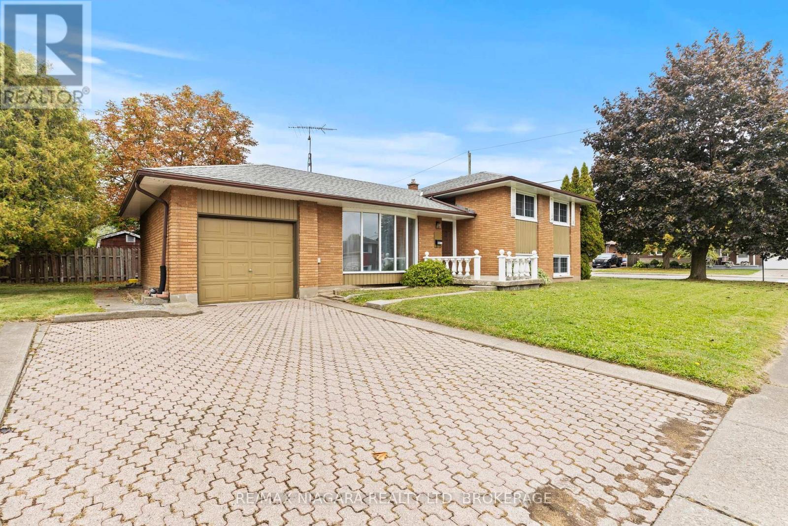 6611 Margaret Street, Niagara Falls (Arad/fallsview), Ontario  L2G 2V1 - Photo 2 - X12434944