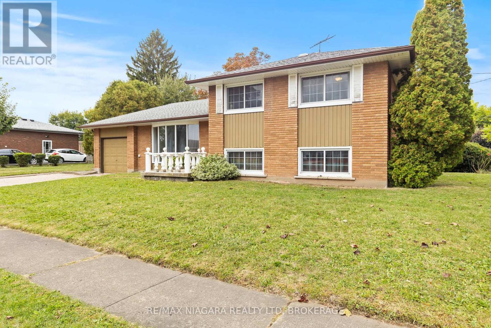 6611 Margaret Street, Niagara Falls (Arad/fallsview), Ontario  L2G 2V1 - Photo 3 - X12434944