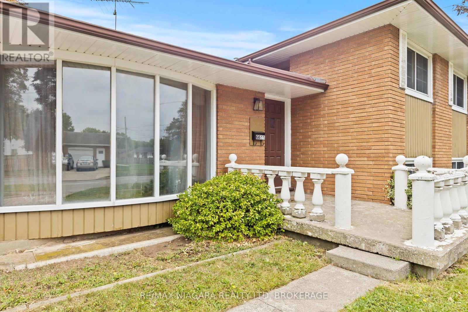6611 Margaret Street, Niagara Falls (Arad/fallsview), Ontario  L2G 2V1 - Photo 4 - X12434944