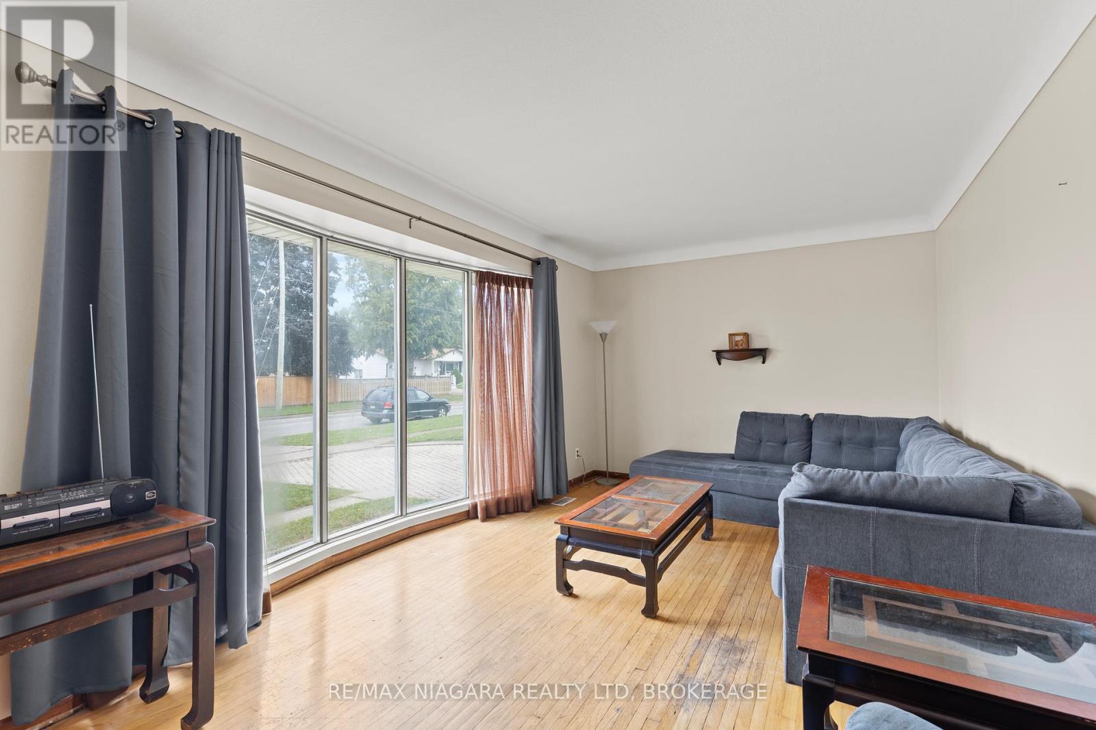 6611 Margaret Street, Niagara Falls (Arad/fallsview), Ontario  L2G 2V1 - Photo 7 - X12434944