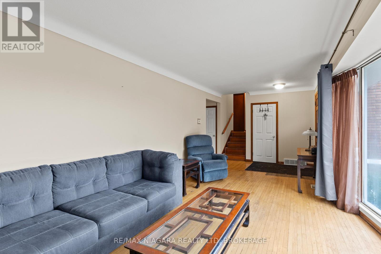 6611 Margaret Street, Niagara Falls (Arad/fallsview), Ontario  L2G 2V1 - Photo 9 - X12434944