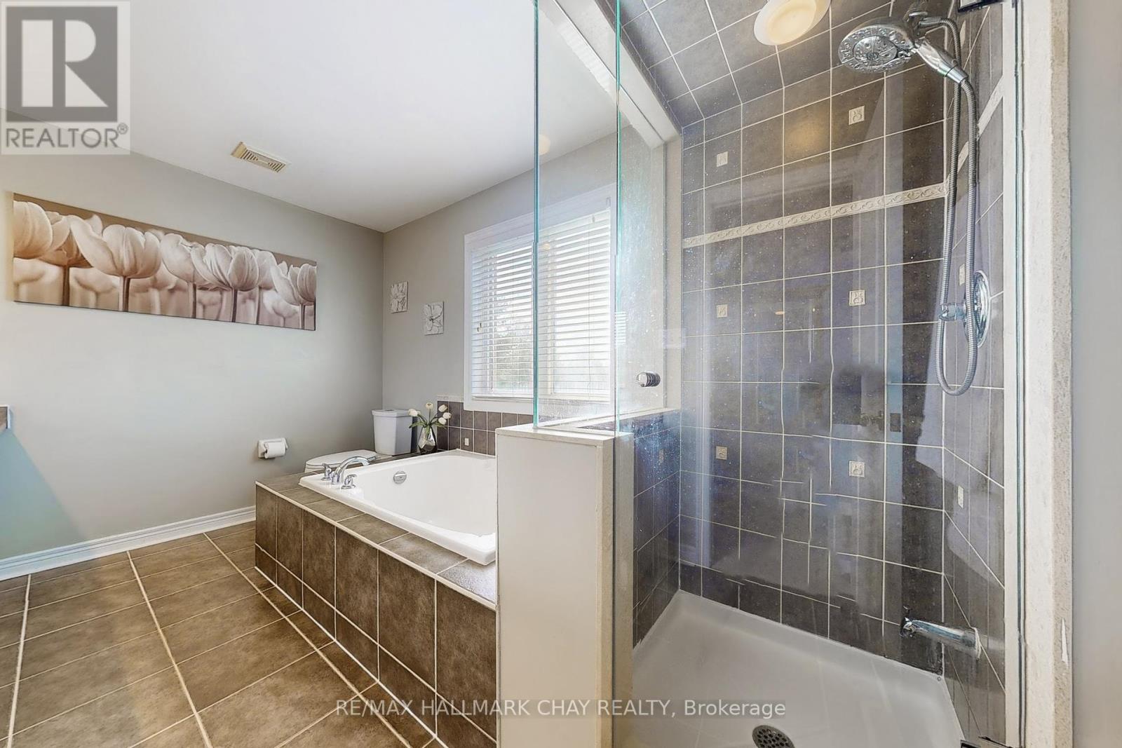 76 Cobblestone Court, Brampton, Ontario  L6R 2S4 - Photo 27 - W12434768