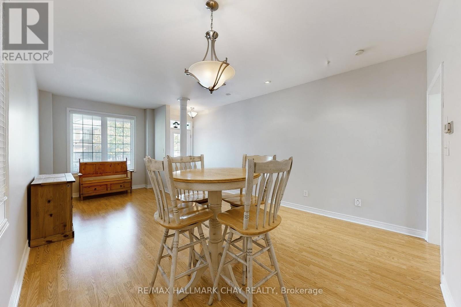 76 Cobblestone Court, Brampton, Ontario  L6R 2S4 - Photo 6 - W12434768