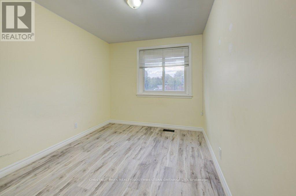 446 Kingsleigh Court, Milton, Ontario  L9T 1X8 - Photo 17 - W12434772