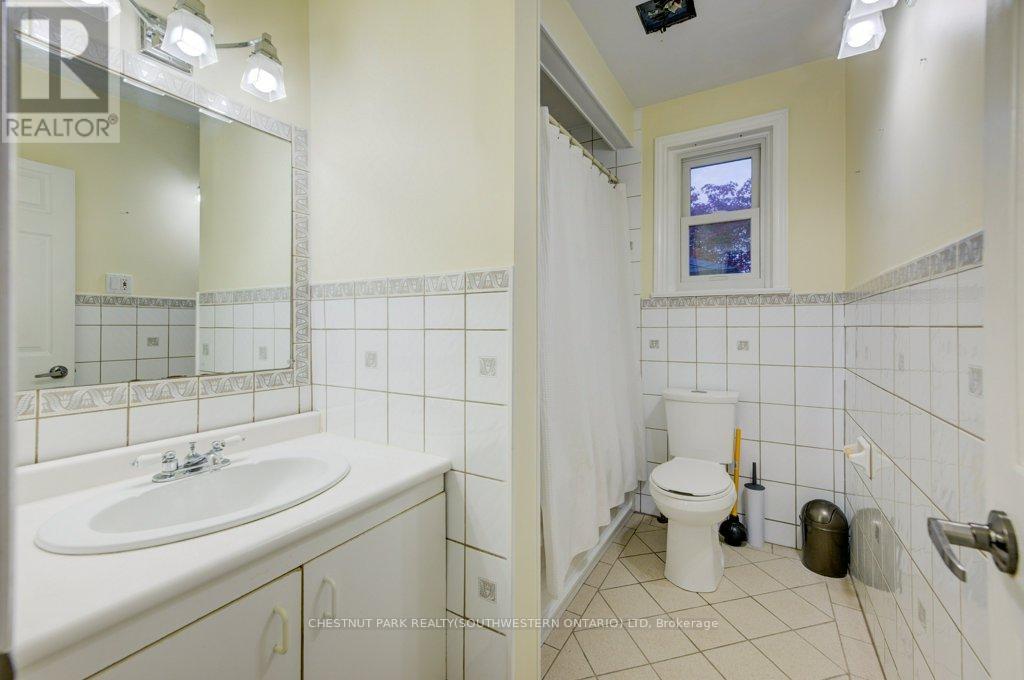 446 Kingsleigh Court, Milton, Ontario  L9T 1X8 - Photo 18 - W12434772