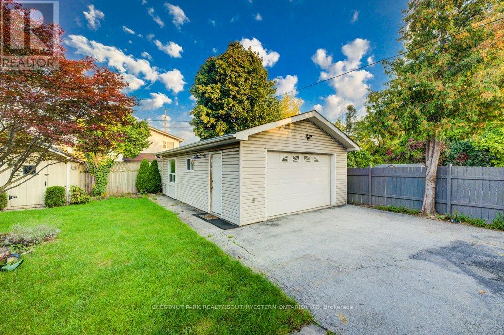446 Kingsleigh Court, Milton, Ontario  L9T 1X8 - Photo 33 - W12434772