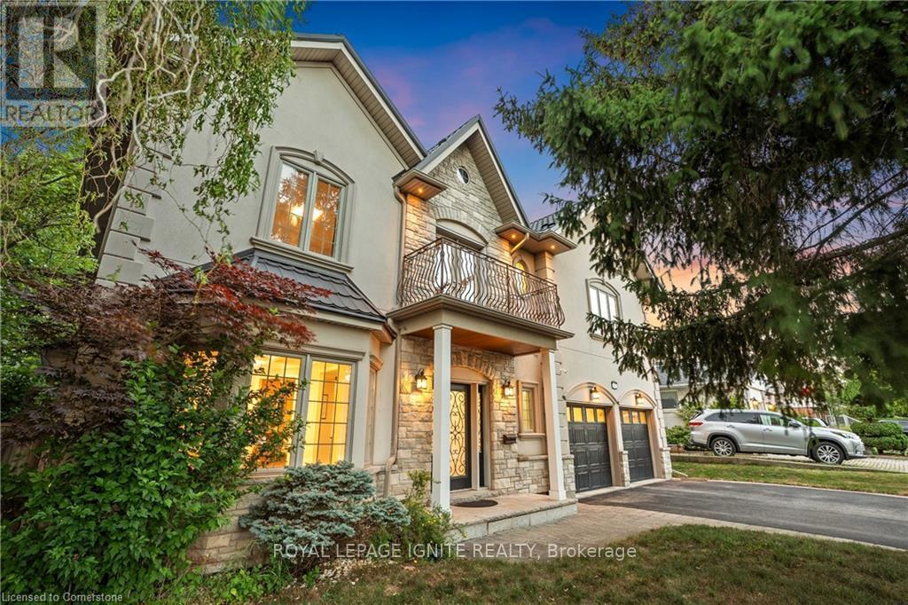 31 Ridge Drive, Oakville, Ontario  L6H 1B7 - Photo 1 - W12434789