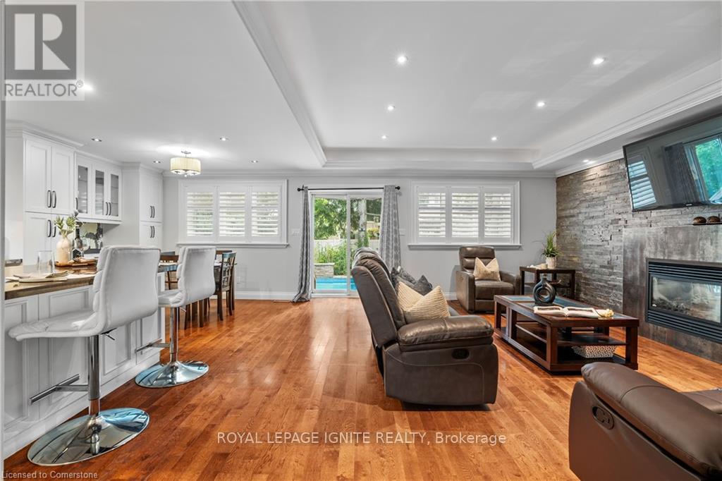 31 Ridge Drive, Oakville, Ontario  L6H 1B7 - Photo 11 - W12434789