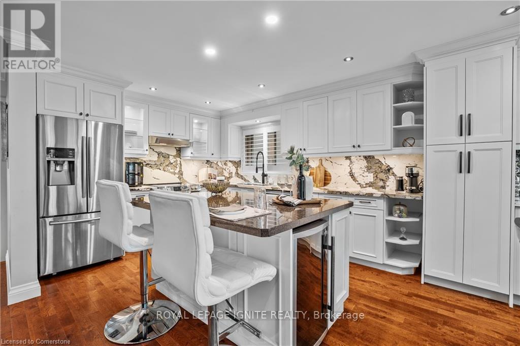 31 Ridge Drive, Oakville, Ontario  L6H 1B7 - Photo 16 - W12434789
