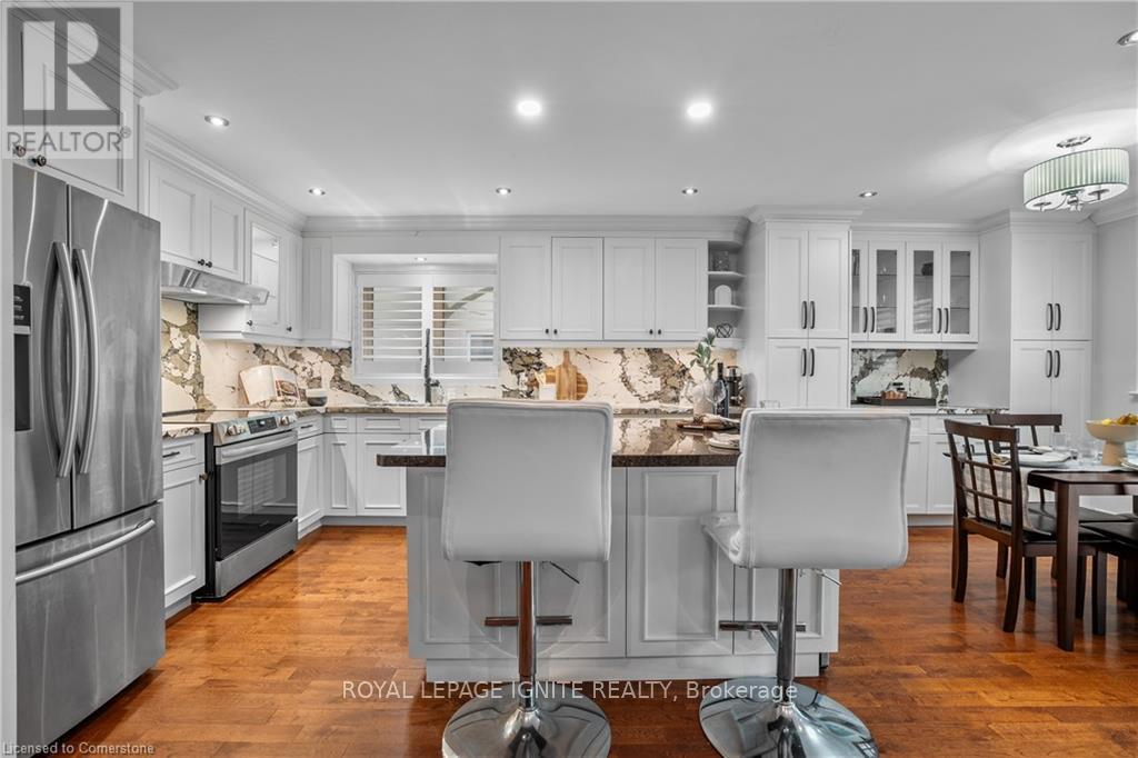 31 Ridge Drive, Oakville, Ontario  L6H 1B7 - Photo 18 - W12434789