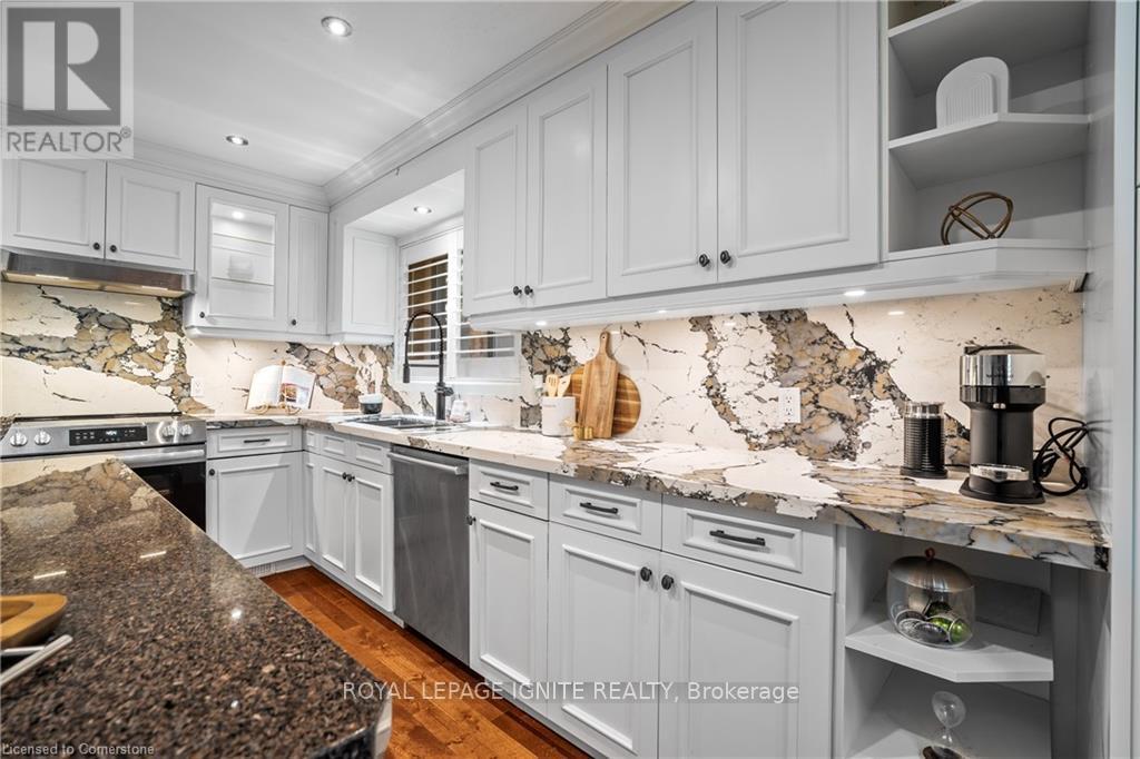 31 Ridge Drive, Oakville, Ontario  L6H 1B7 - Photo 19 - W12434789