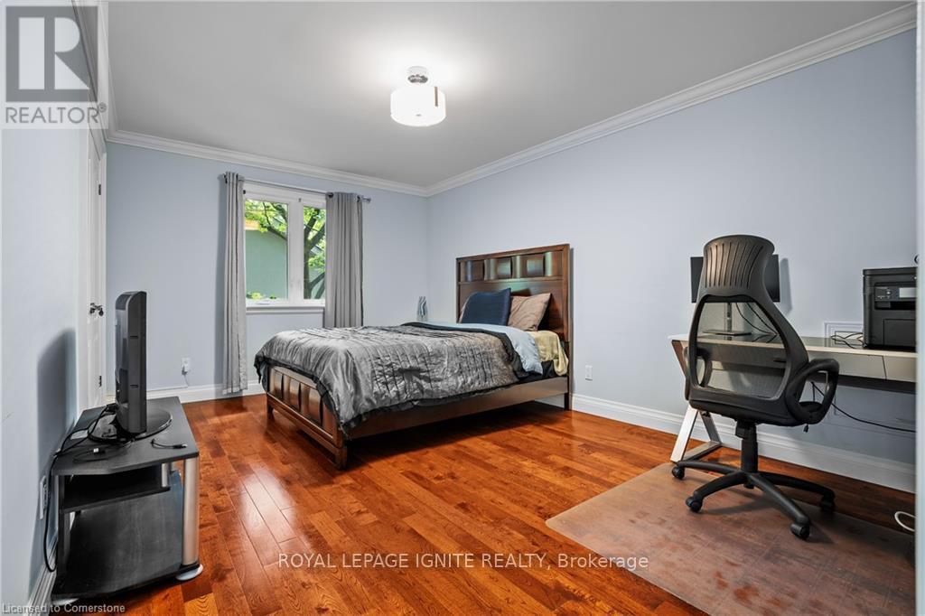 31 Ridge Drive, Oakville, Ontario  L6H 1B7 - Photo 24 - W12434789