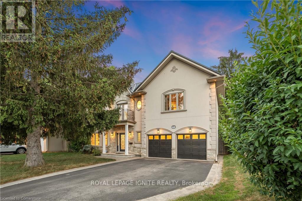 31 Ridge Drive, Oakville, Ontario  L6H 1B7 - Photo 3 - W12434789